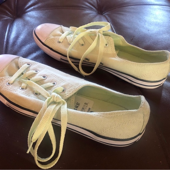 Converse chuck Taylor’s. Light green. SZ 9 (women) never worn. Tags attached - Picture 4 of 8